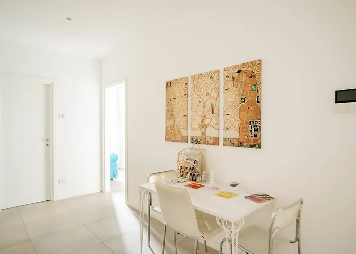 Tree Modern Guest house 4*