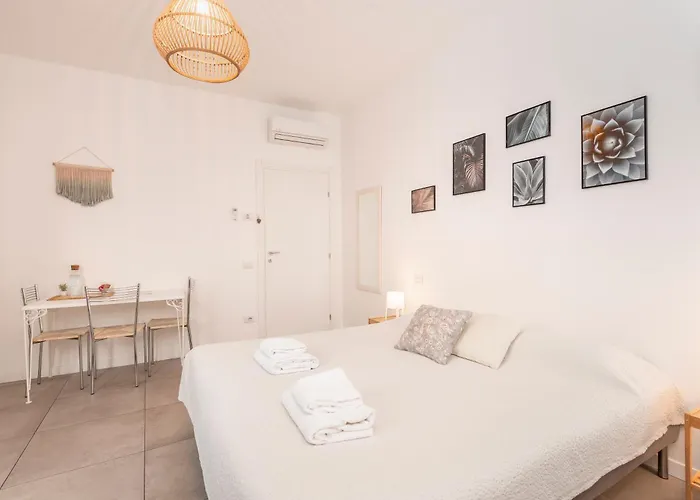 Tree Modern Guest house Bergamo