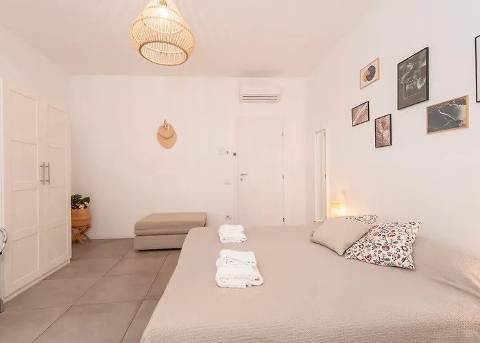 Tree Modern Guest house Bergamo